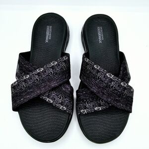 Skechers GOGA Max Go Walk Flex Sandal-Impressed Slide Black & Gray
